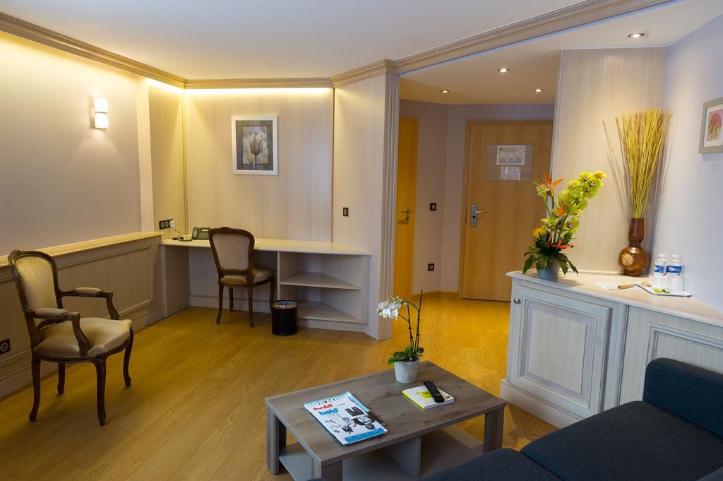 Cottage Logis Hotel - Restaurant Dudelange Luaran gambar