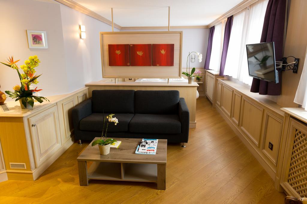 Cottage Logis Hotel - Restaurant Dudelange Luaran gambar