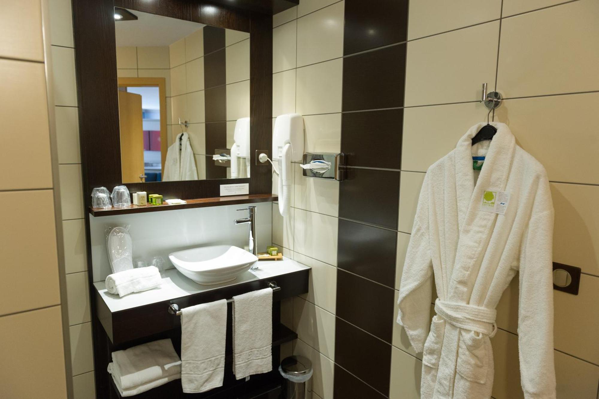 Cottage Logis Hotel - Restaurant Dudelange Luaran gambar