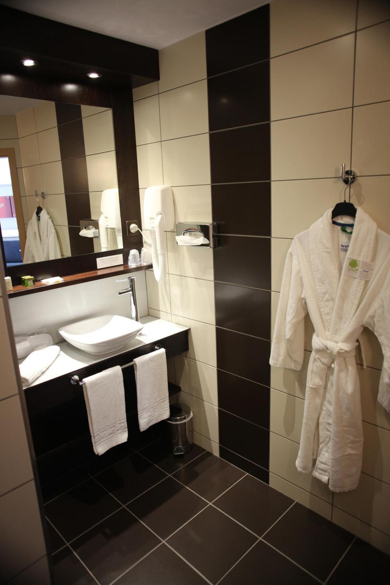 Cottage Logis Hotel - Restaurant Dudelange Luaran gambar