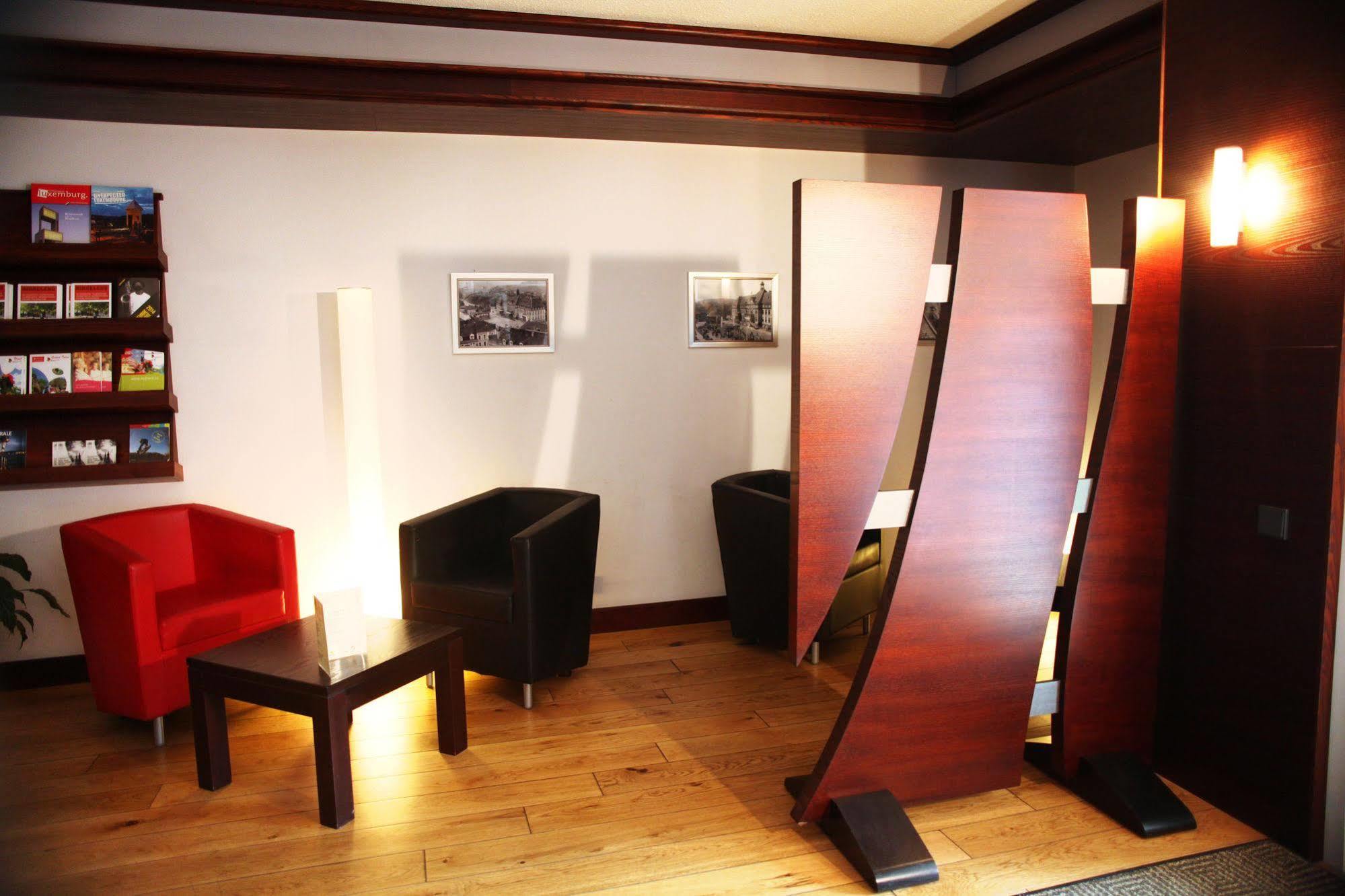 Cottage Logis Hotel - Restaurant Dudelange Luaran gambar