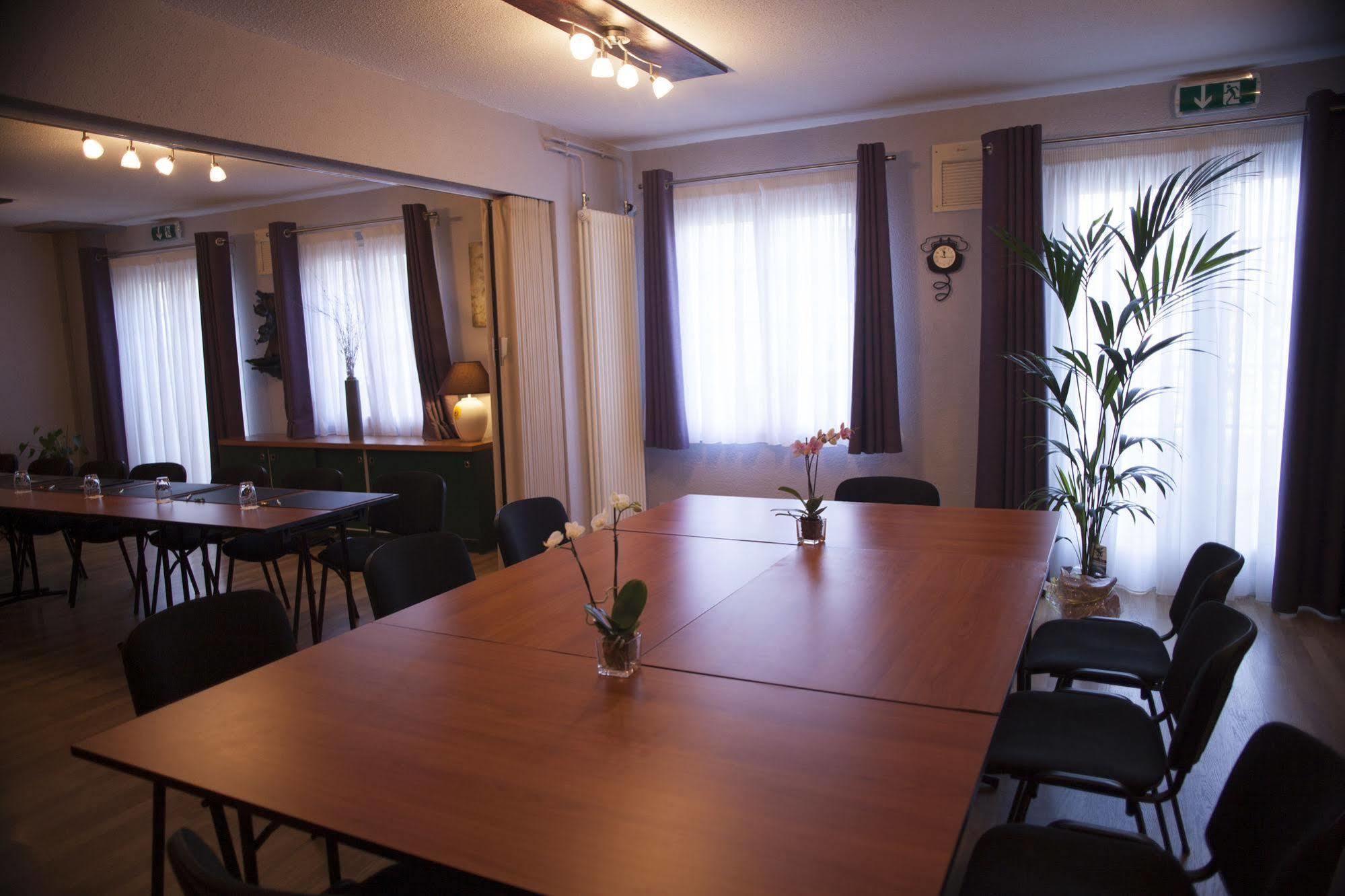 Cottage Logis Hotel - Restaurant Dudelange Luaran gambar
