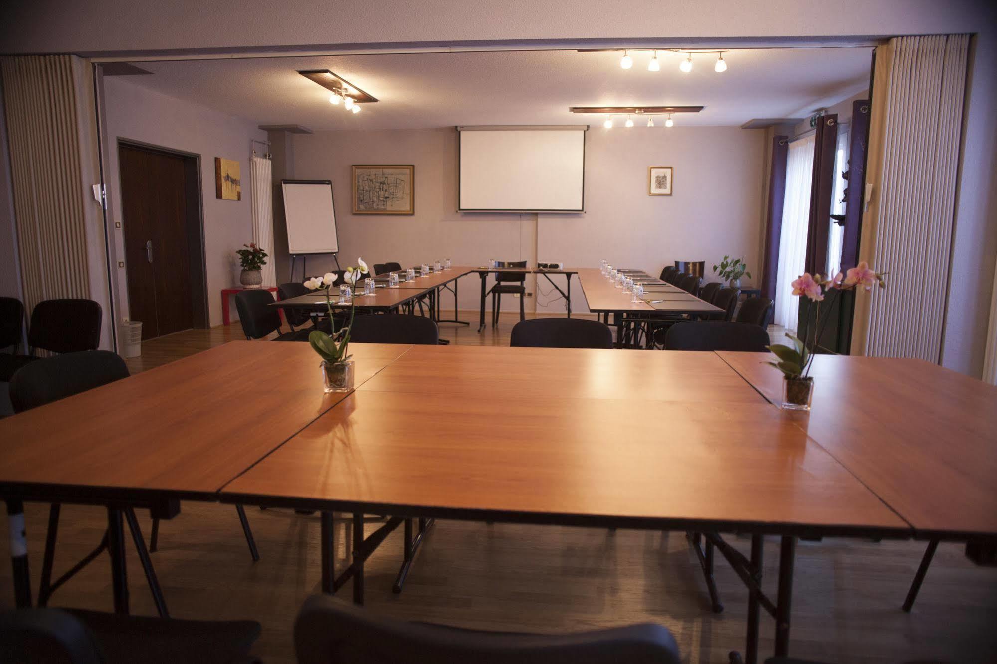 Cottage Logis Hotel - Restaurant Dudelange Luaran gambar