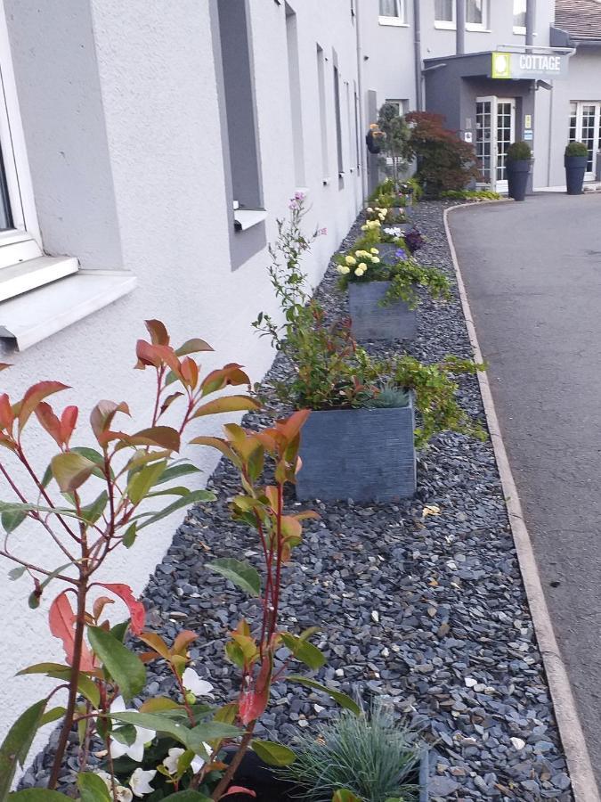 Cottage Logis Hotel - Restaurant Dudelange Luaran gambar